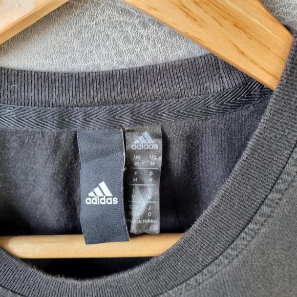 Adidas 90s Graphic TShirt Black Tee womens - Picture 4 of 4